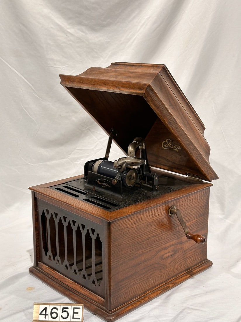 Edison Amberola VIII Cylinder phonograph: Reproducer and crank. SN-5198