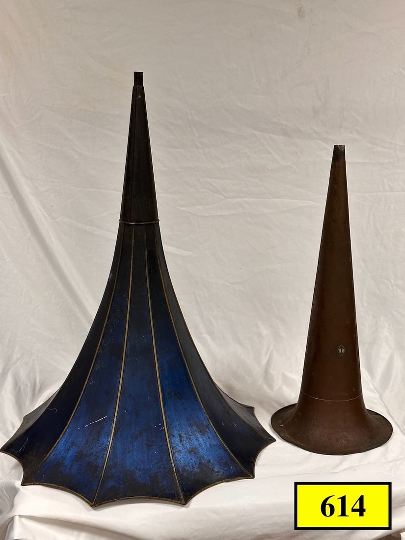 2 phonograph horns (1 of 2)