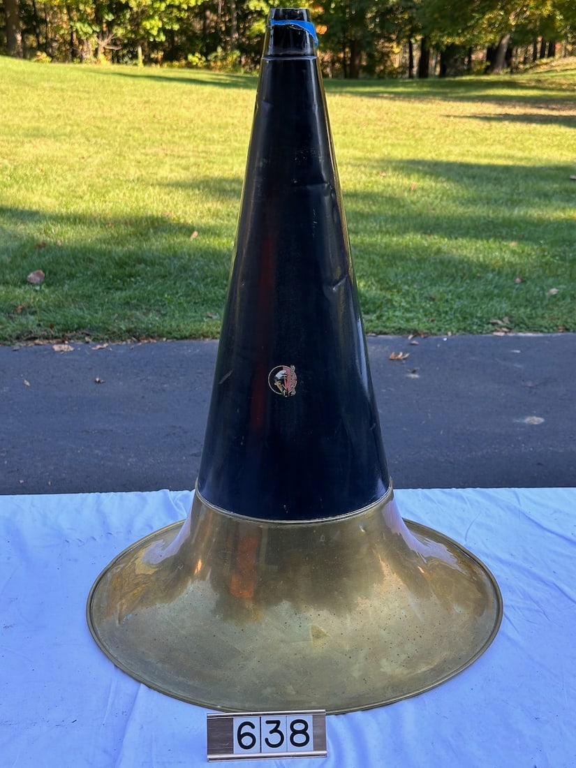 Victor Brass Bell Horn (1 of 2)