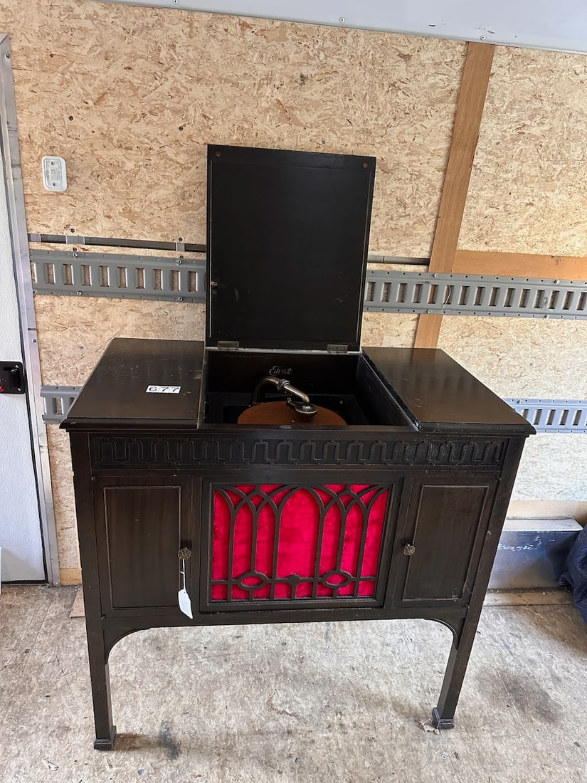 Edison CC 32 Diamond Disc Console Model Phonograph (1 of 3)