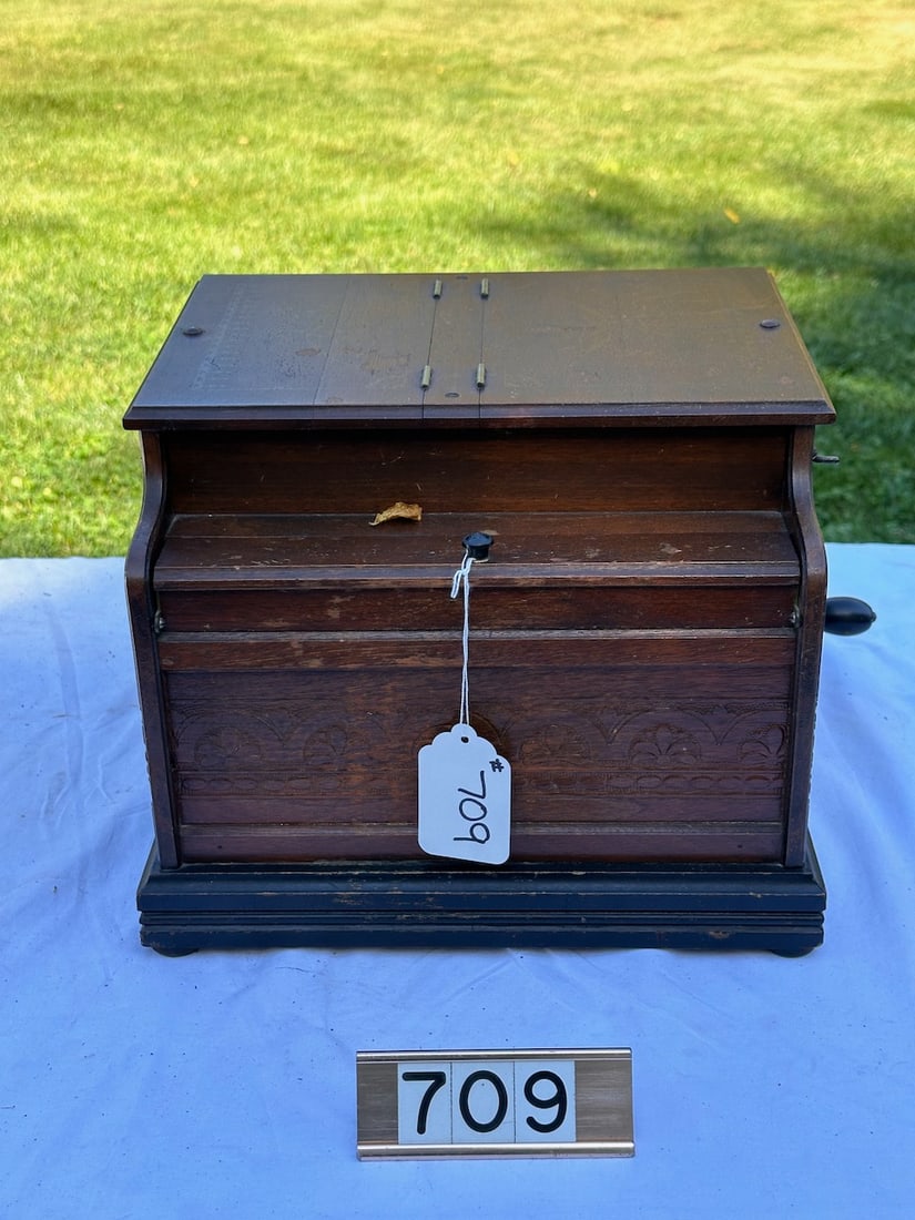 Jubal Orchestrion Paper Roll Organ (1 of 5)