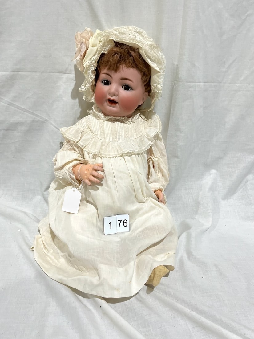 K*R Bisque Doll: Simon & Halbig. 126 Baby. Sleep eyes, OM with teeth, jointed composition body, 24"