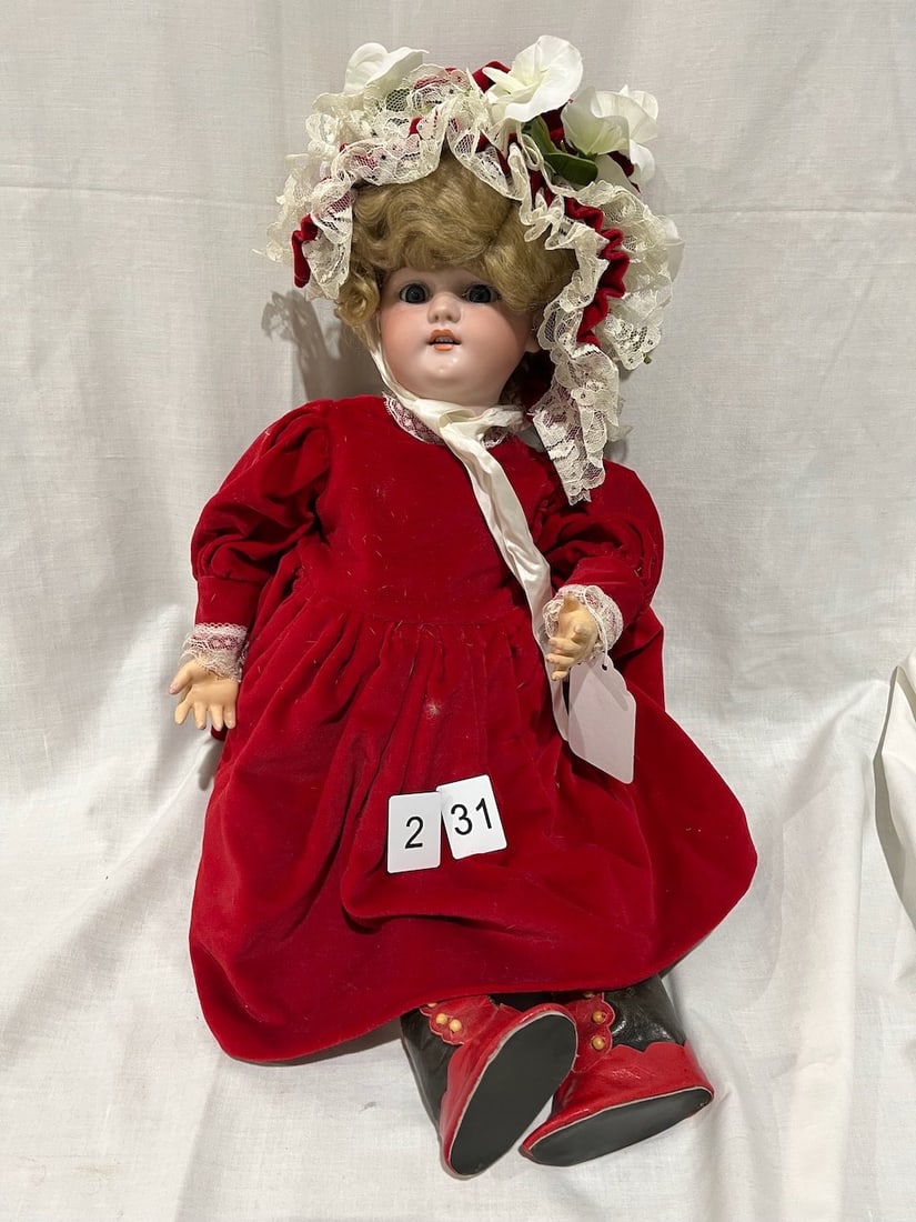 Simon & Halbig Bisque Doll: 1079. 10. DEP. Sleep eyes, OM with teeth, pierced ears; jointed comp body. 21"