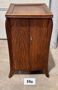 Oak Double Door Disc Record Cabinet: Recessed top. 7 Shelves