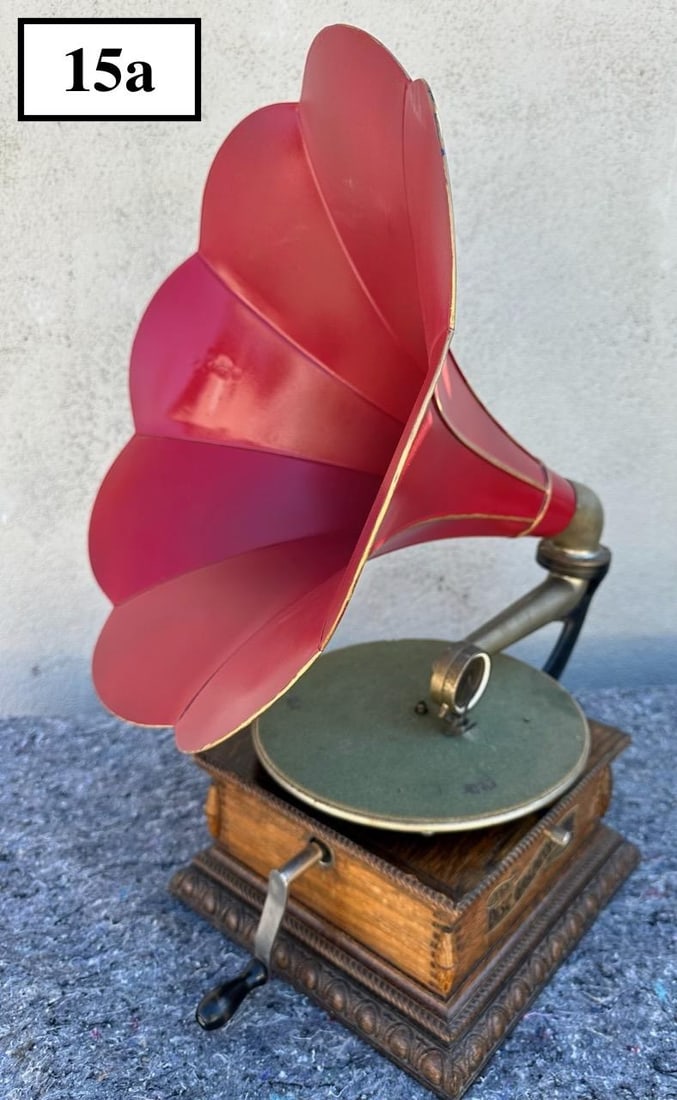 Columbia "AJ" Disc Phonograph (1 of 3)