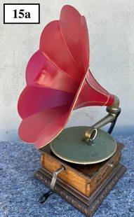 Columbia "AJ" Disc Phonograph: Reproducer, crank, 8 panel horn.