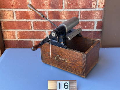 Edison Early Record Shaver: Oak box, complete mechanism