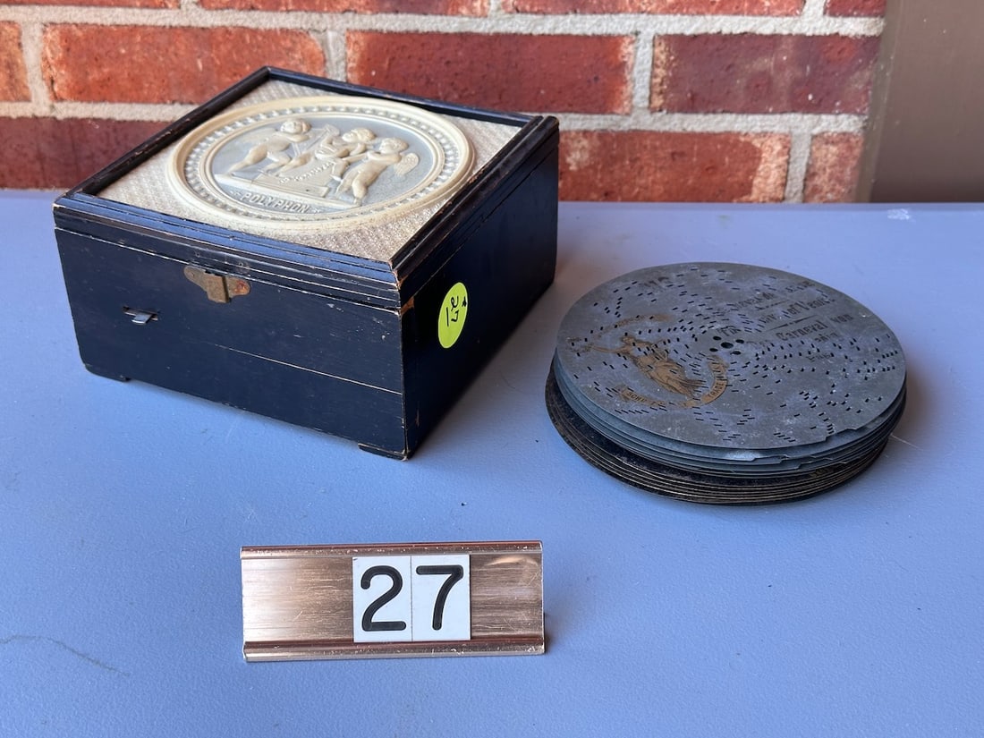 Polyphon Style 28-S Disc Music Box (1 of 6)