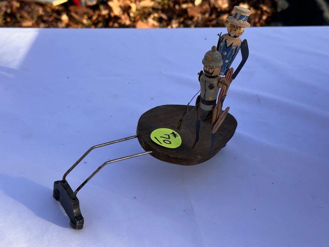 Mechanical Phonograph Toys (1 of 2)