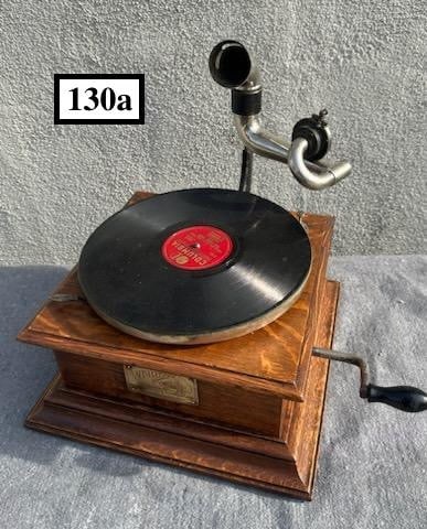 Victor I Disc Phonograph: Exhibition Reproducer, Crank, horn elbow. No Horn