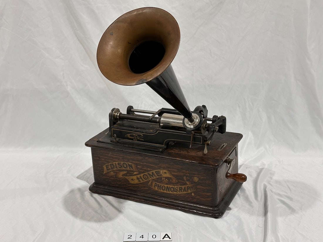 Edison Banner Front Home Cylinder Phonograph (1 of 3)