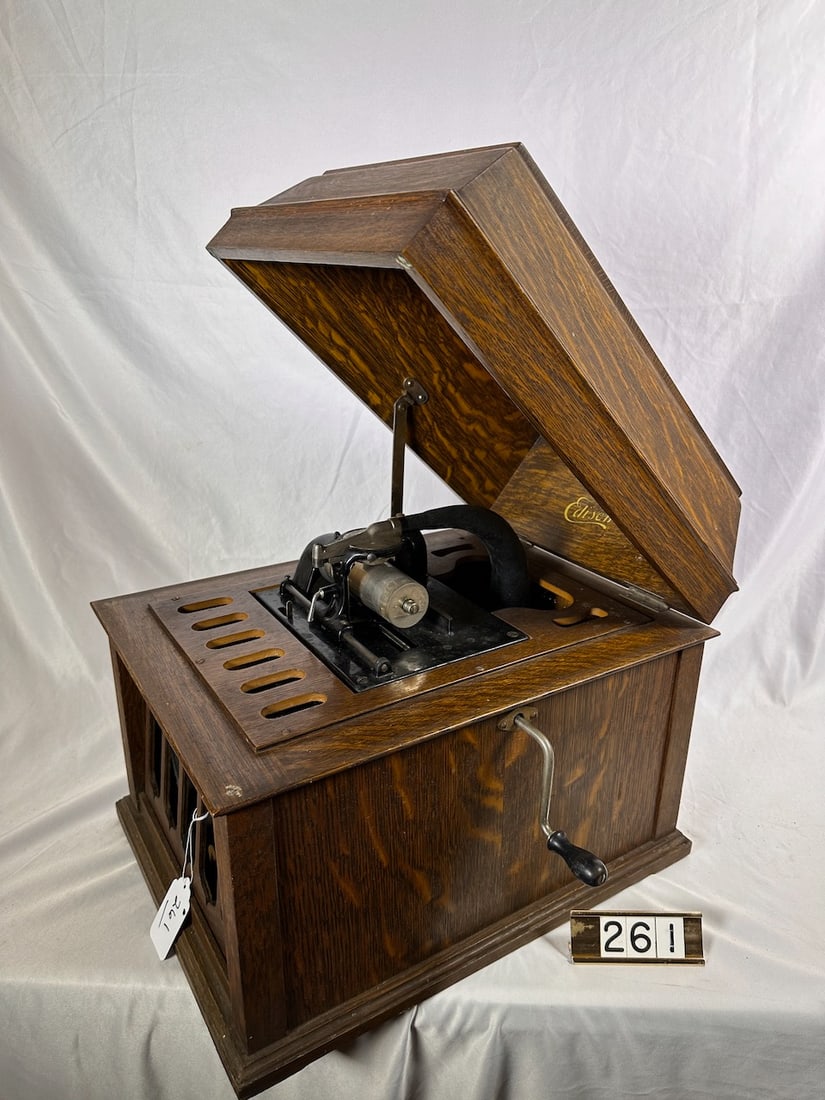 Edison Amberola 50 Cylinder Phonograph (1 of 2)
