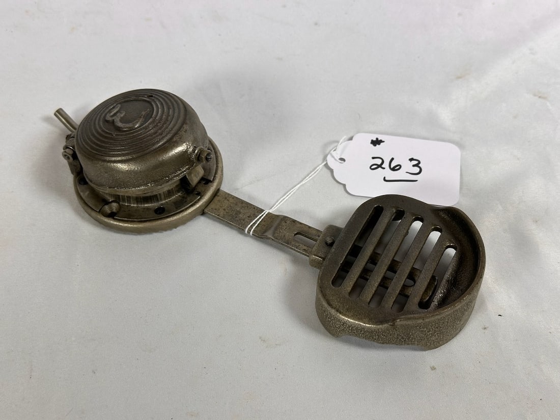 Edison Machine Foot Pedal (1 of 2)