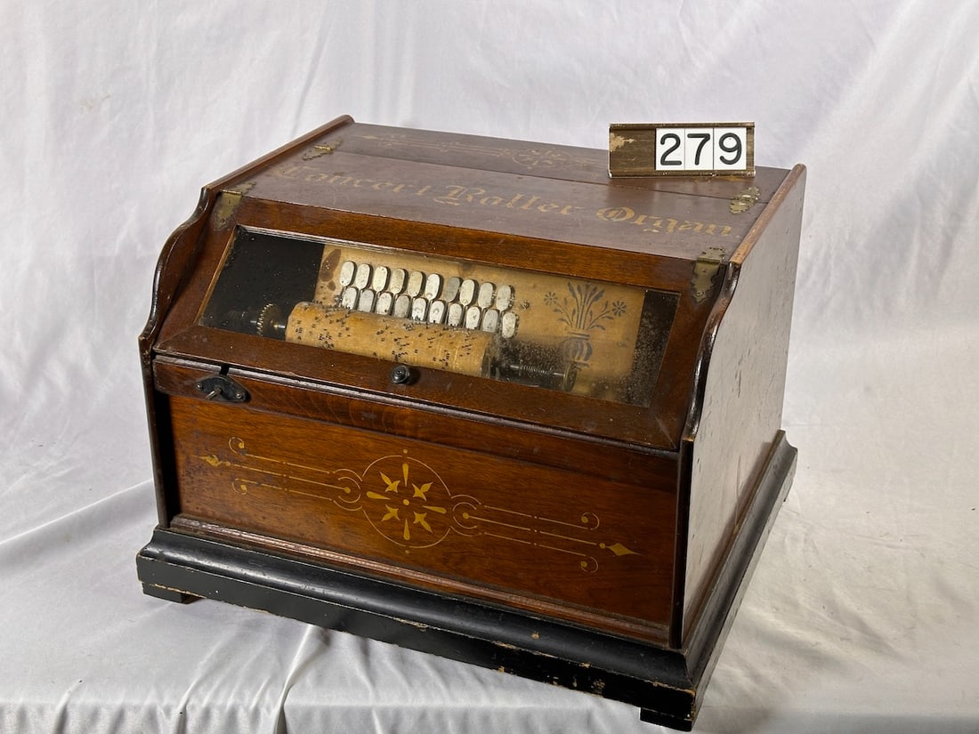 Concert Wood Cob roller organ (1 of 2)