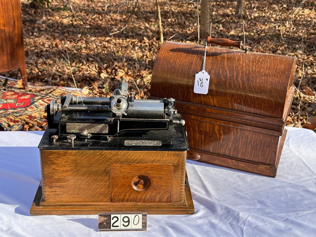 Edson "Spring Motor" Phonograph (1 of 4)