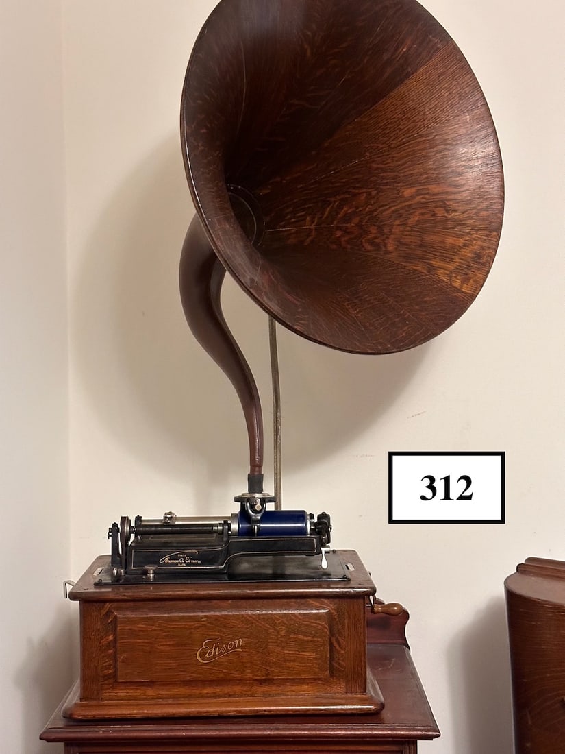 Edison Triumph Cylinder Phonograph (1 of 4)