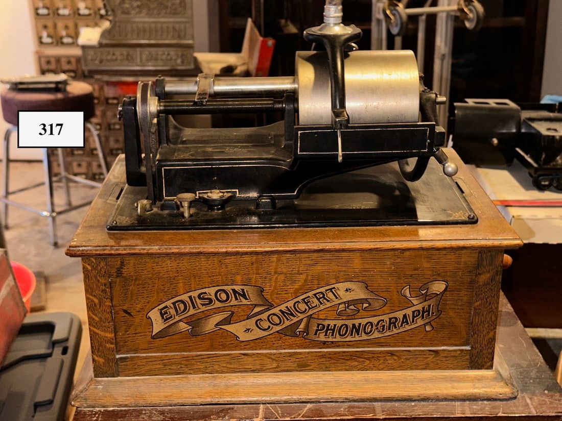 Edison Concert Cylinder Phonograph: C reproducer crank, missing cover. No horn, SN-C9100