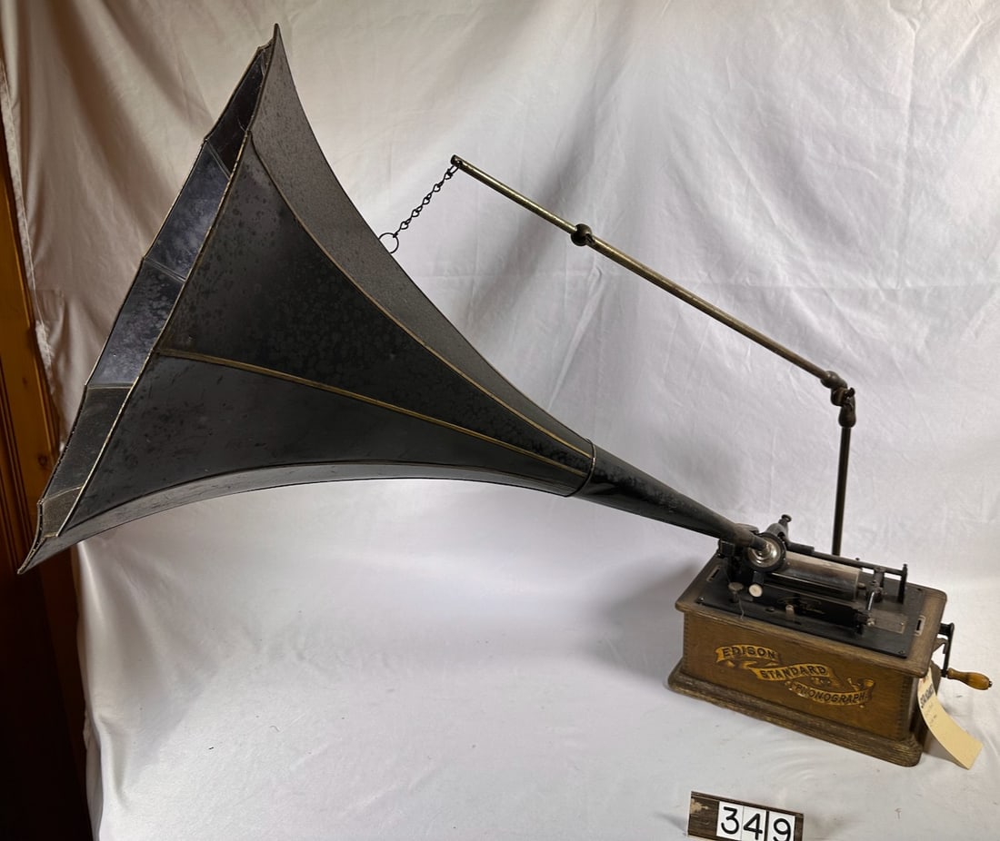 Edison Standard Cylinder Phonograph (1 of 2)