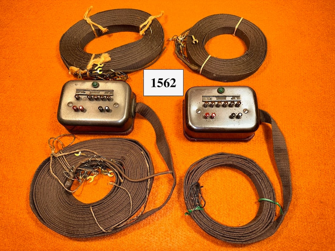 (2) RAE Remotes w/ Flat Cables & (2) Replacement Cables (RCA Victor) (1 of 1)