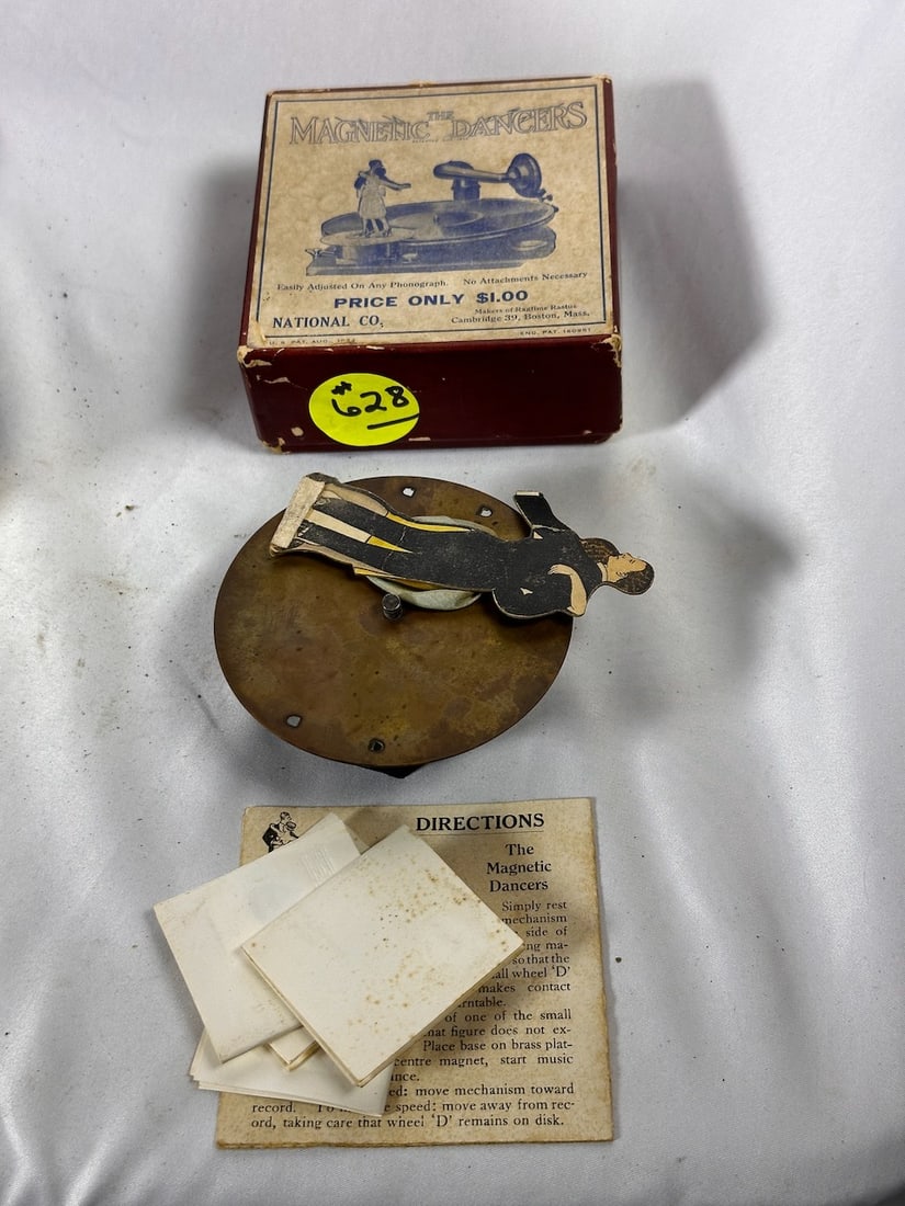 Phonograph Toy (1 of 1)