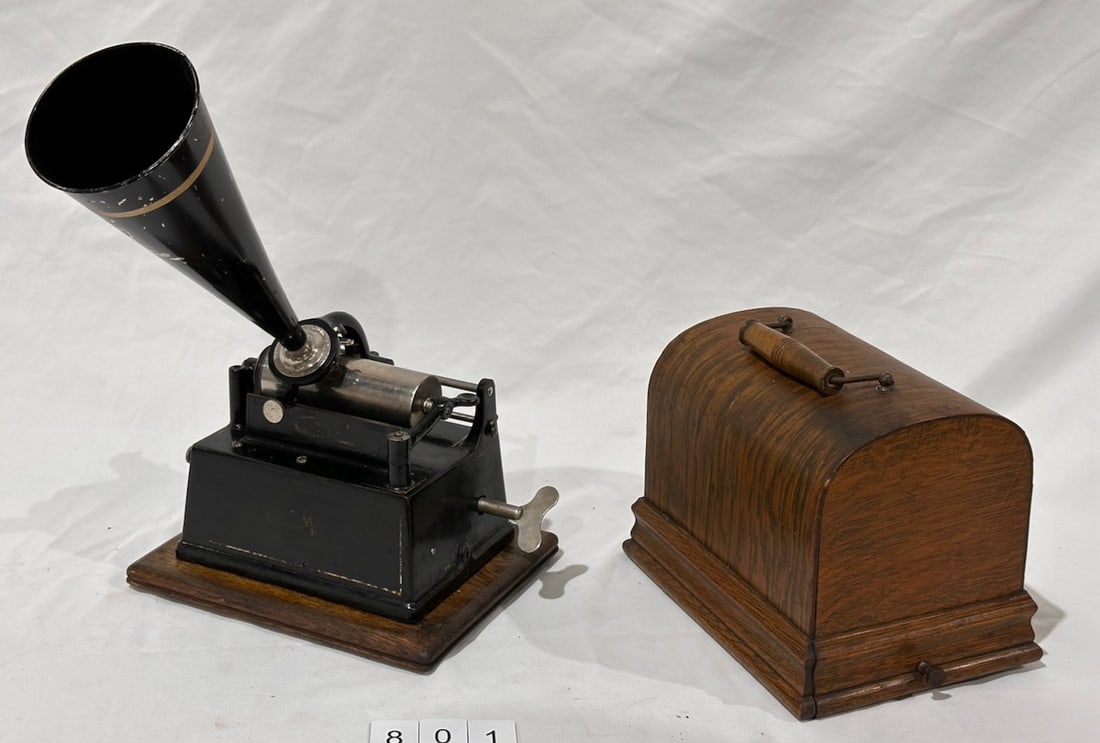 Edison Black Gem Cylinder Phonograph (1 of 3)