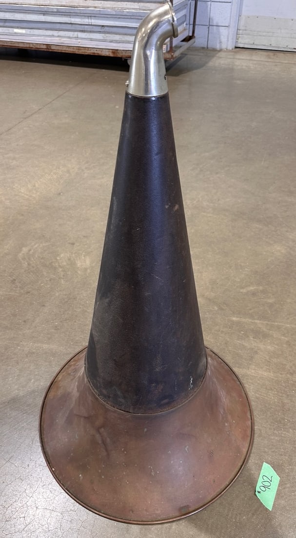 Large Brass Bell Victor Horn (1 of 1)