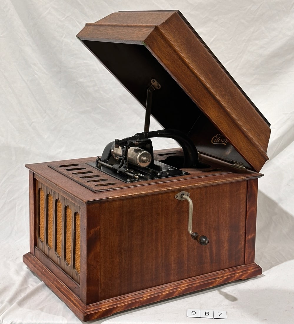 Edison Amberola 50 Cylinder Phonograph (1 of 4)