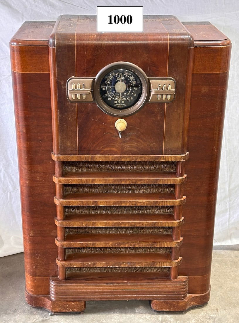 Zenith 10-S-464 Console Radio (1 of 4)