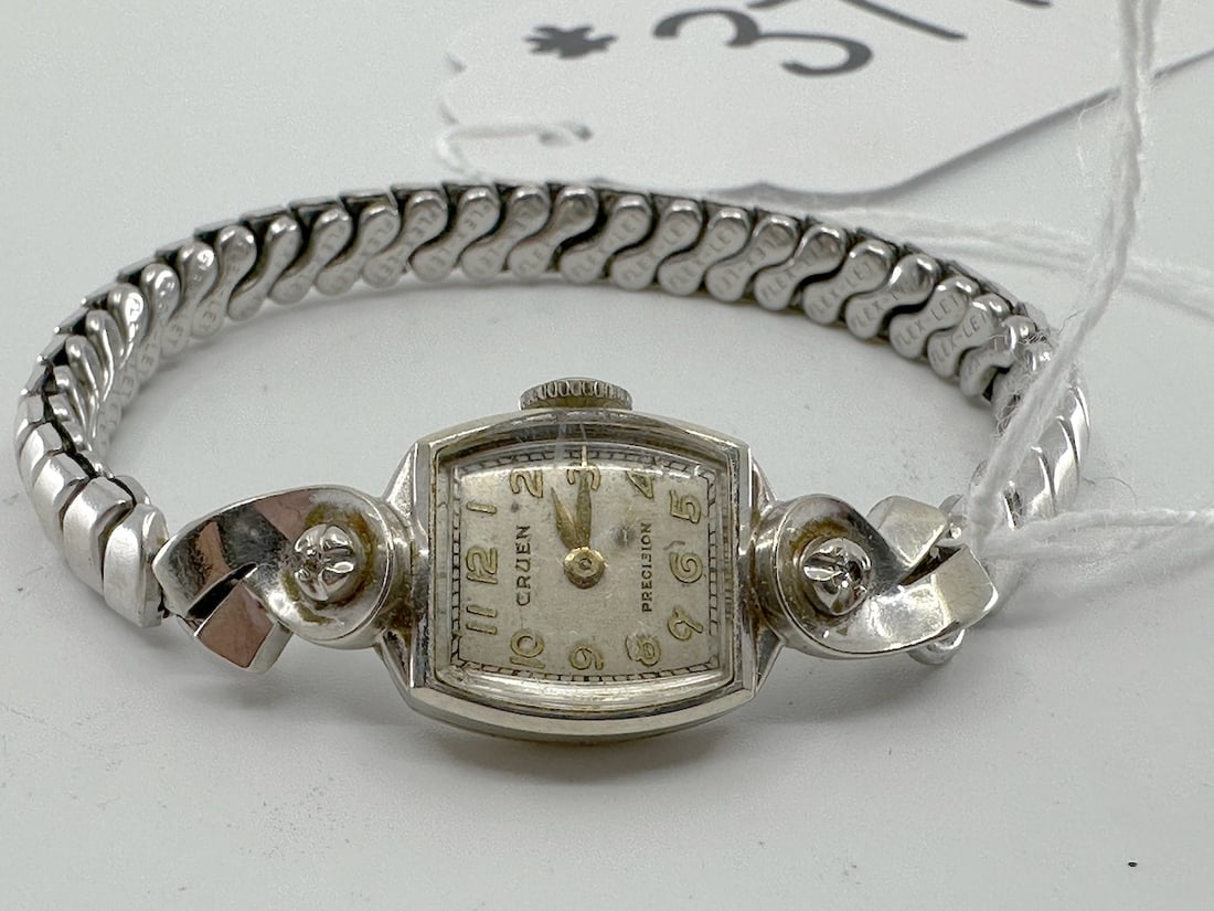 14k Lady's Wrist Watch: Gruen 14k