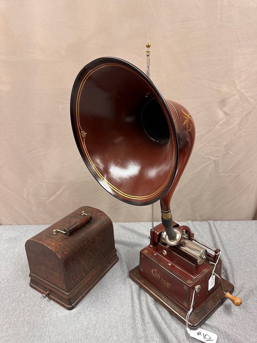 Edison Maroon Gem Phonograph (1 of 3)