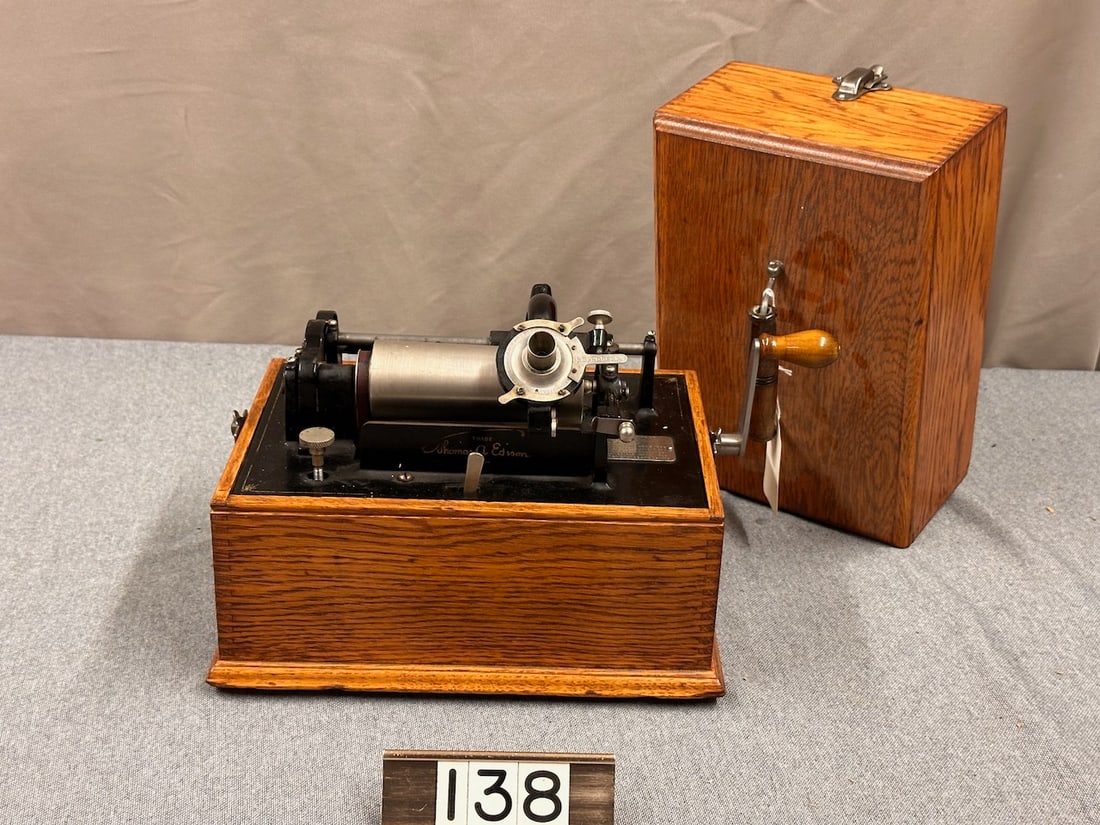 Edison 2-Latch Standard Cylinder Phonograph (1 of 2)