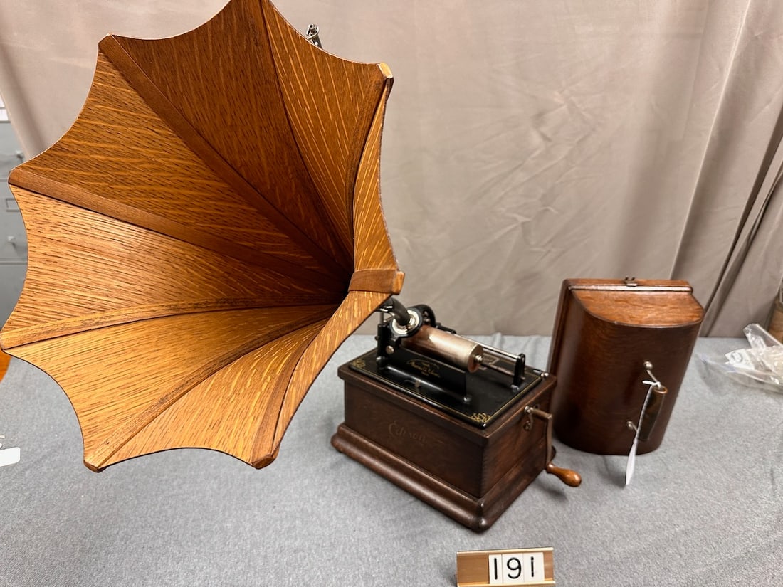 Edison Fireside Cylinder Phonograph (1 of 3)