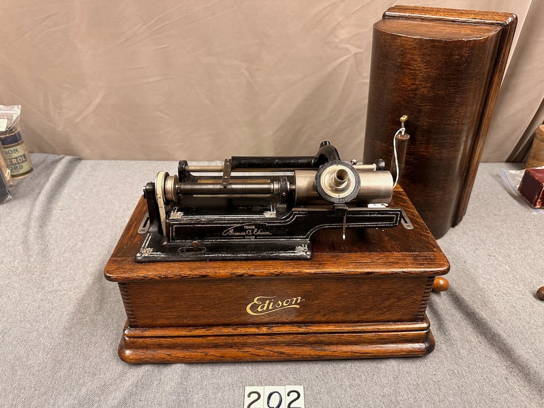Edison Home Cylinder Phonograph: H reproducer, 2-4 minute. Complete with cover, crank and reproducer