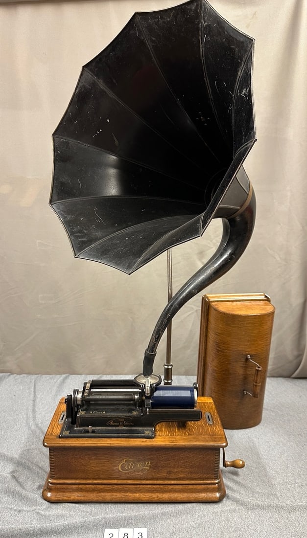 Edison Home Cylinder Phonograph (1 of 3)