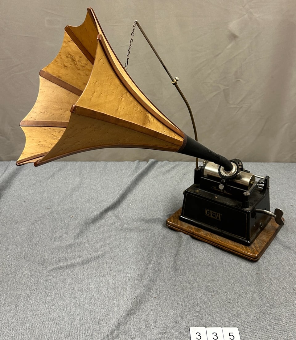 Edison Black Gem Phonograph (1 of 4)