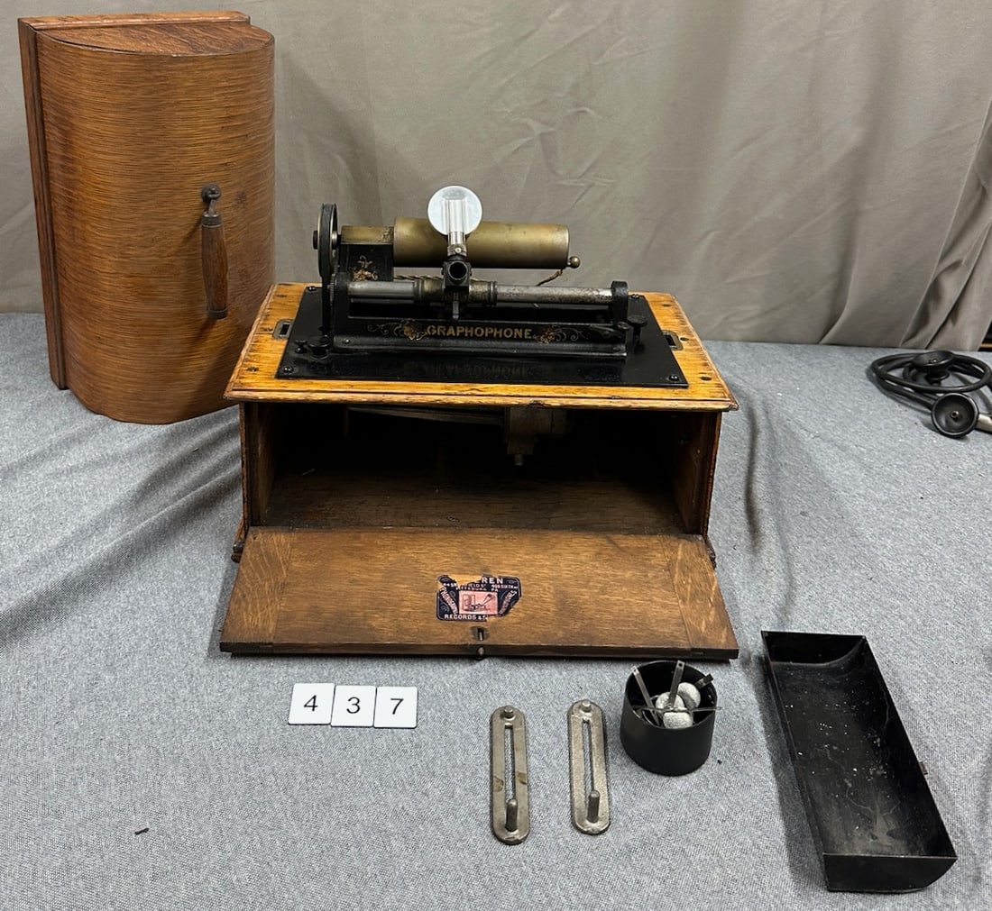 Columbia Graphophone Electric Cylinder Phonograph: Oak case with cover. Has reproducer.