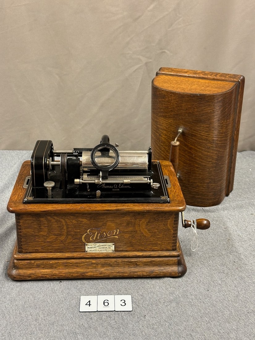 Edison Standard Cylinder Phonograph (1 of 2)