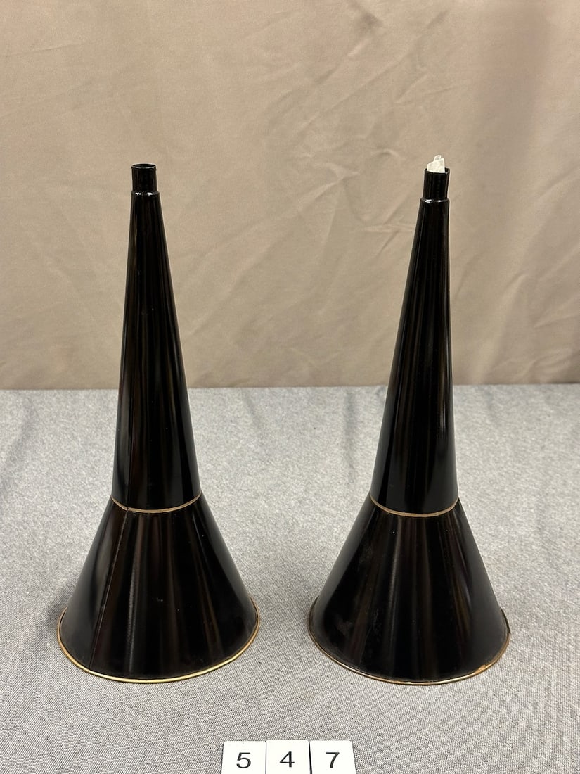 2 Modern Flared Bell horns (1 of 2)