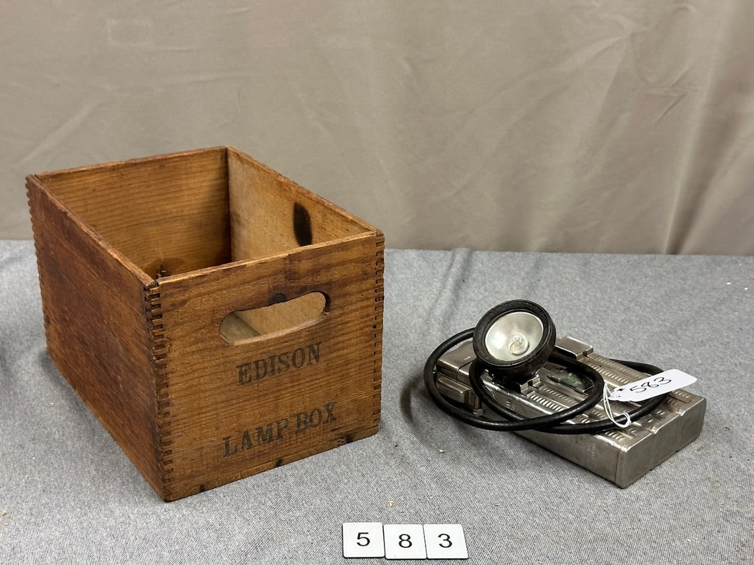 Edison Lamp and Box (1 of 3)