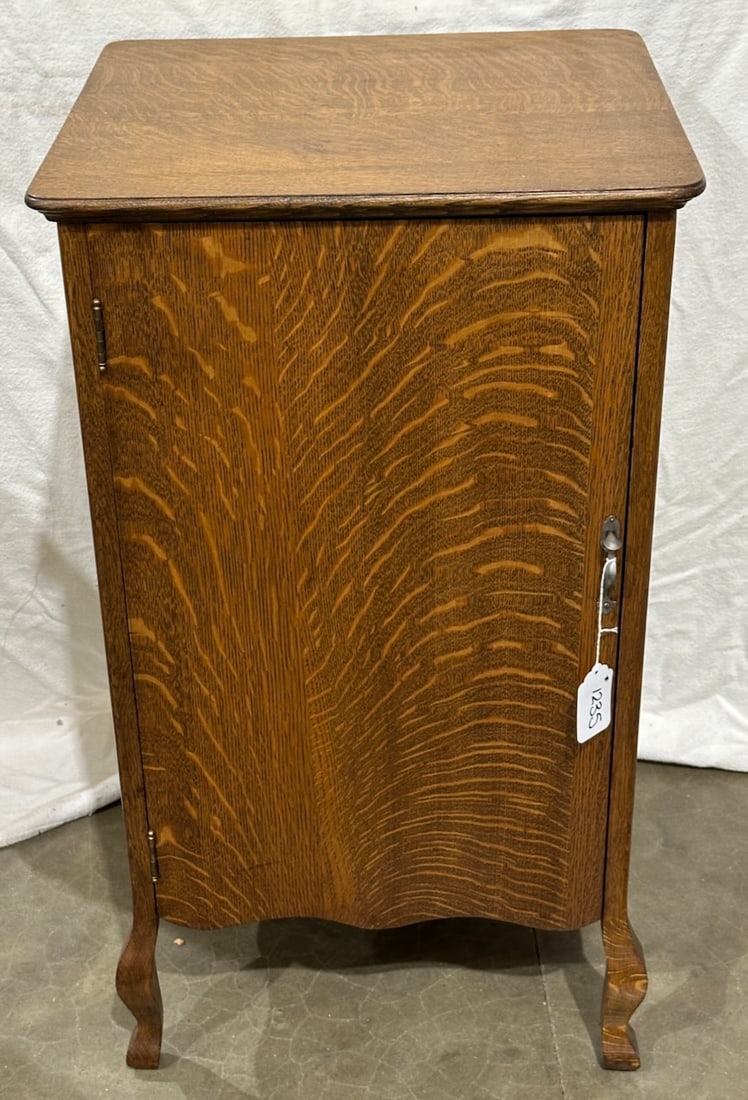Oak Single Door Disc Record Cabinet (1 of 2)