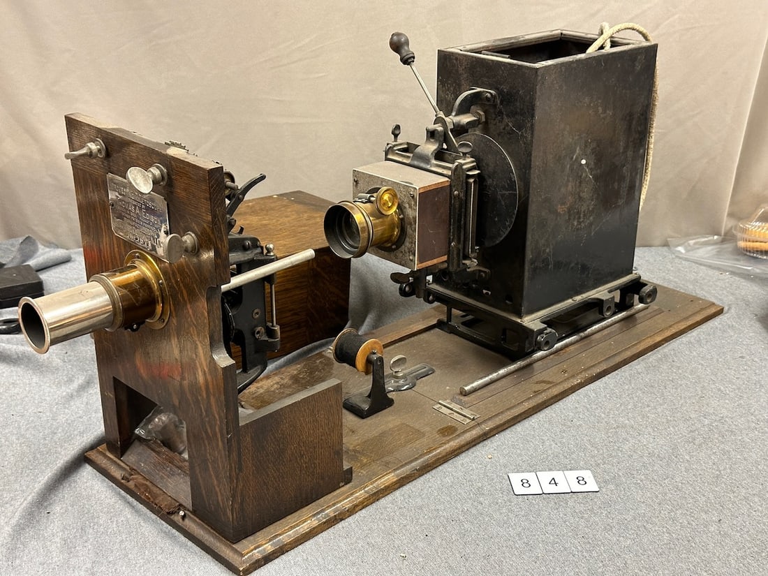 A Wonderful Edison Projecting Kinetoscope (1 of 6)