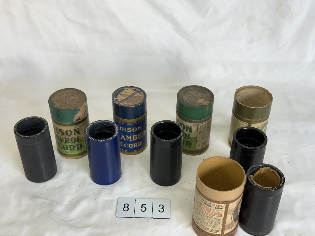 (5) Christmas Cylinder Records: 4M-517 Shepherd, show me how to go , 4M-560 Bells of Christmas, 4M-576 Silver bell, 9091 You must think I'm Santa Claus, and 4M-840 Ring out the bells for Christmas
