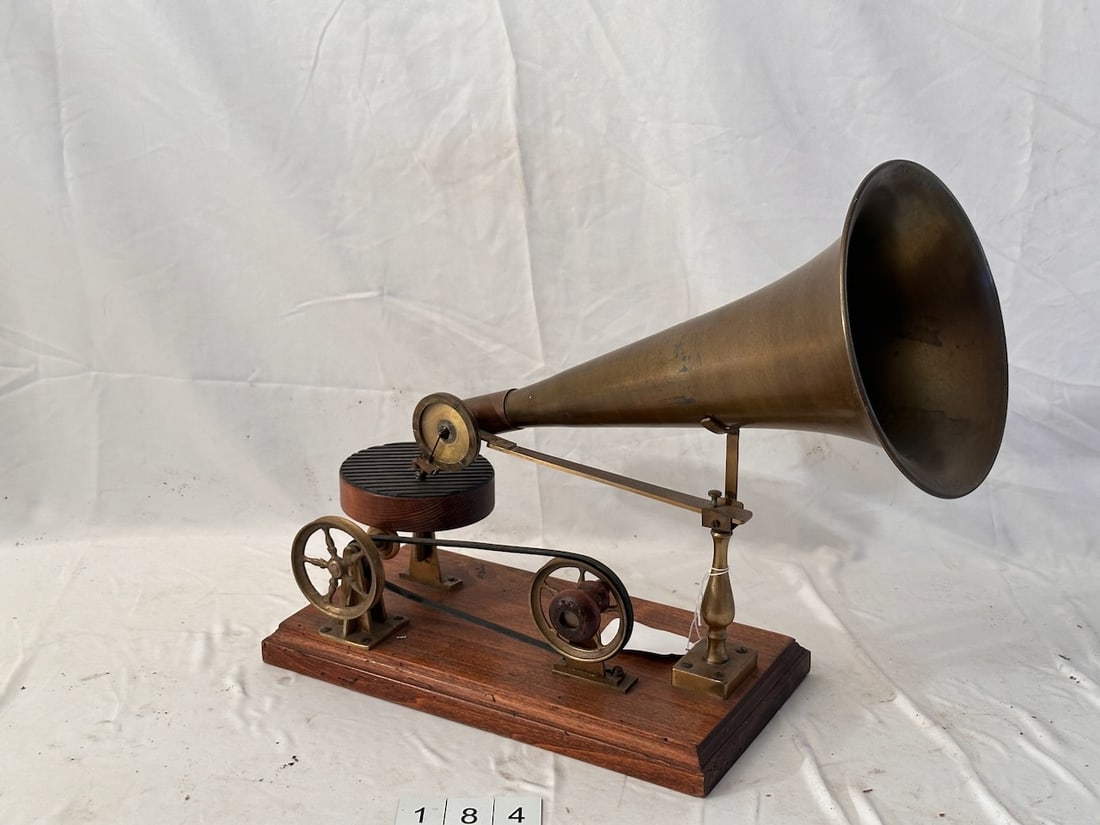 Modern Hand Crank Phonograph (1 of 3)