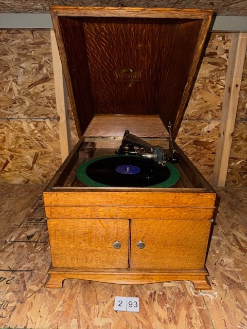 Victor Victrola VV-IX (1 of 2)
