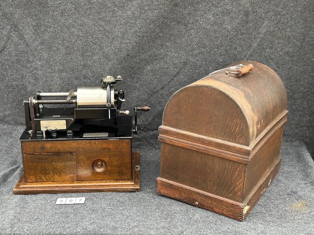 Edison Concert Cylinder Phonograph: 5" Mandrel, wing reproducer, crank, & cover. SN-C197