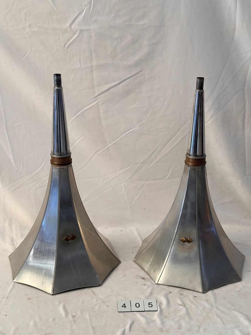2 Replica 2-piece Fireside Horns (1 of 2)