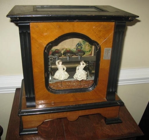 Cylinder Station Music Box with Dancing Dolls (1 of 12)