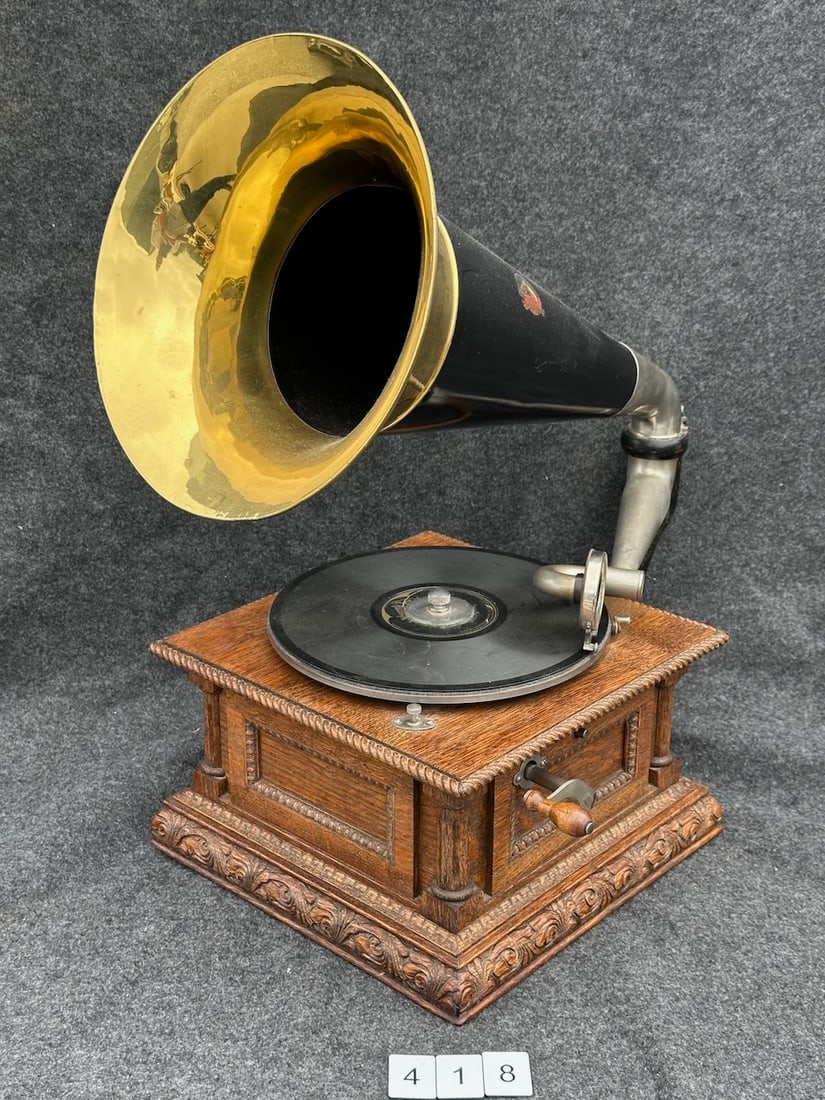 Victor MS Rear Mount Disc Phonograph (1 of 3)