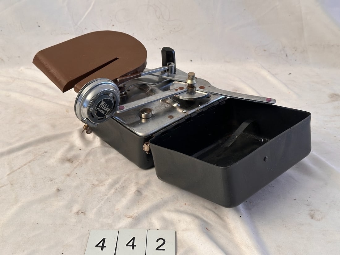 Mikkyphone "Pocket" Phonograph (1 of 3)