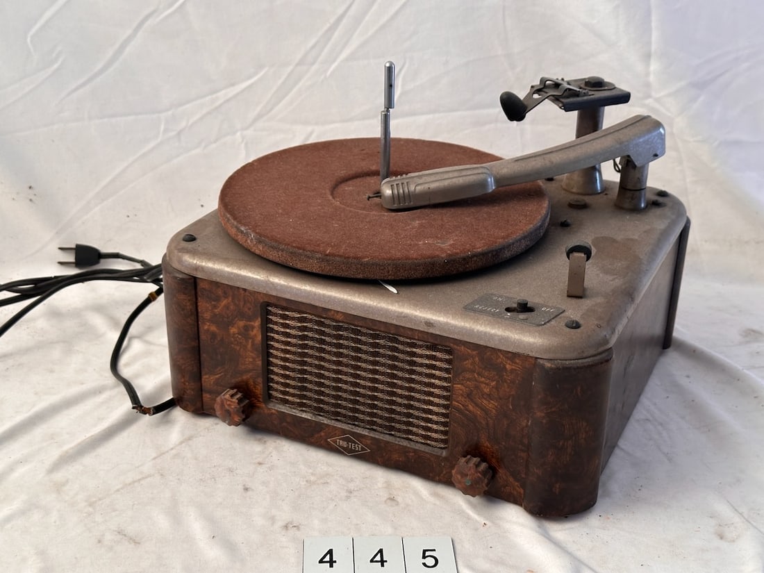 Truetest Electric Phonograph: Bakelite type case.